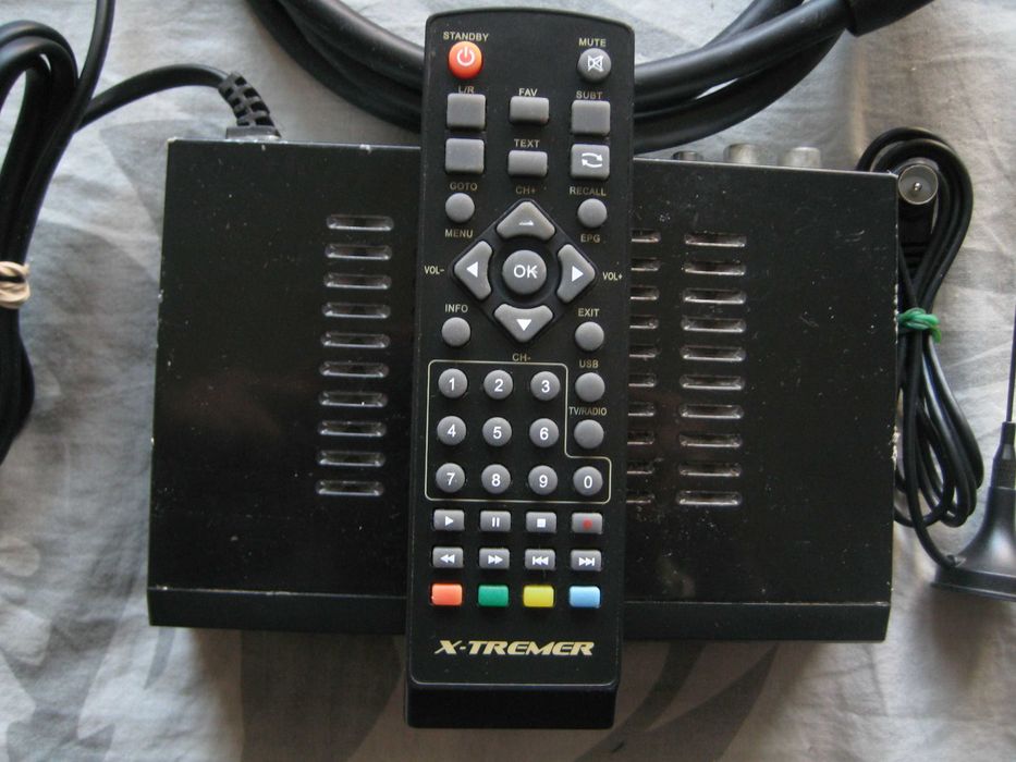 Продавам цифров декодер X-TREMER DTV-X4 RF