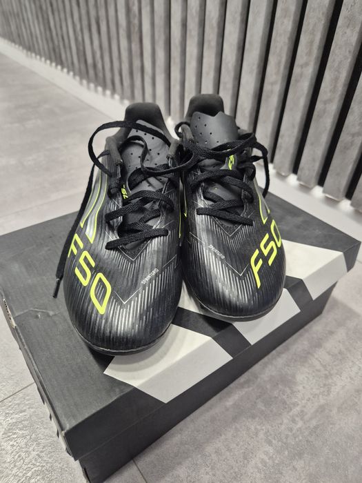 Ghete de fotbal Adidas cu crampoane