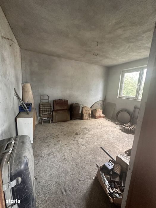 Casa/Spatiu Comercial - Genuneni