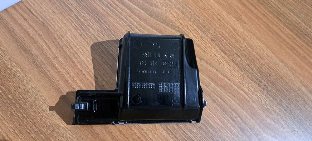 Поставка (конзола) за чаши Мерцедес цлс + пепелник