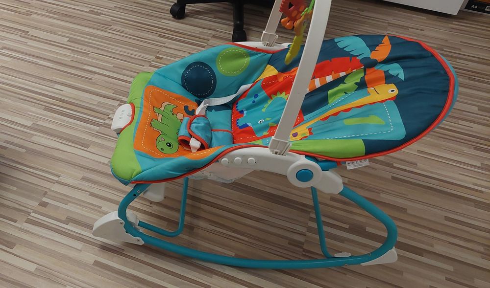 музикален шезлонг за бебе