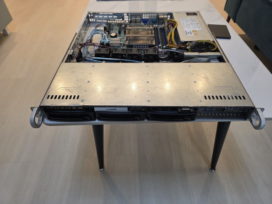 Server Ieftin Supermicro 1U Xeon Sursă 80+ Gold TrueNAS Plex Synology