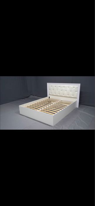 Продается двуспальная кровать