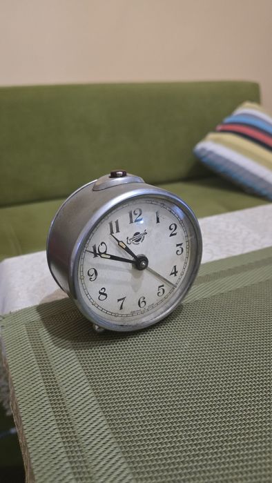 Стари часовници - цени в описанието