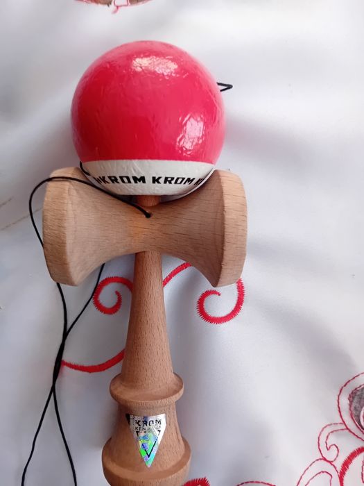 Krom pop lol culoarea rosie