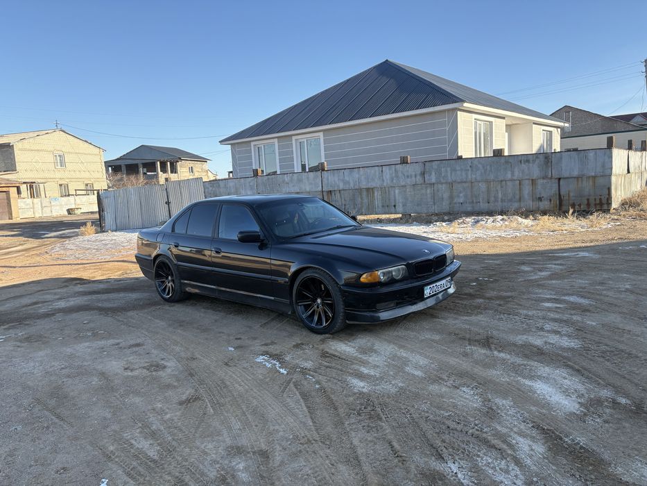 Продам BMW E38 в хорошем состоянии