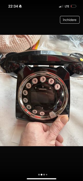 Telefon fix modern cu desing retro