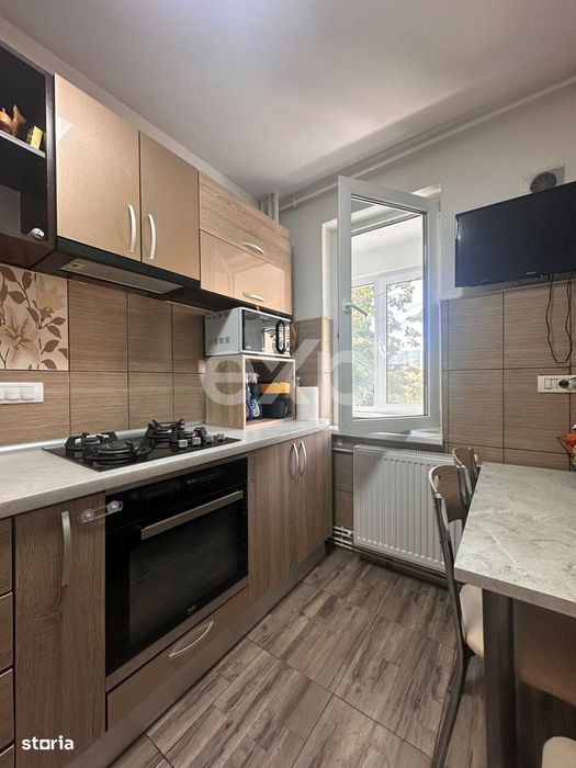 Apartament decomandat cu 3 camere, renovat recent, centrala proprie