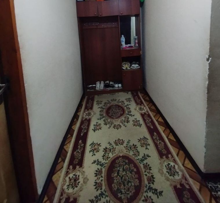 Uy uchun mebellar sotiladi