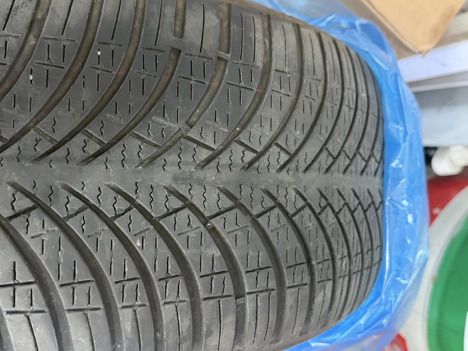 245 45R19 Goodyear all sezon