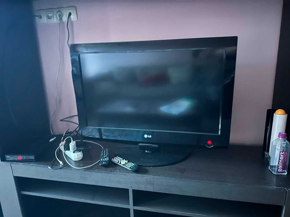 В идеальном состоянии телевизор  LG - 32