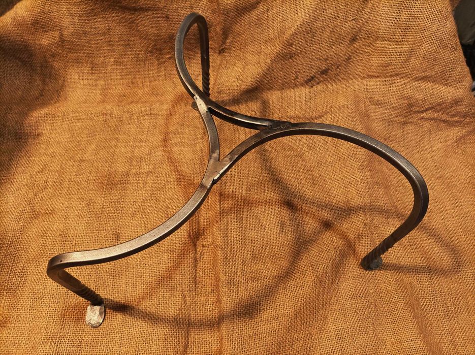 Pirostrie forjata, suport ceaun, trepied