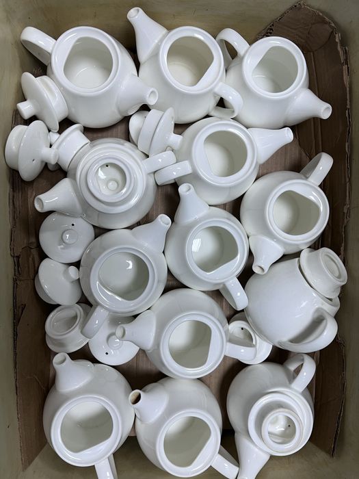 Посуда, подносы инвентарь для кафе