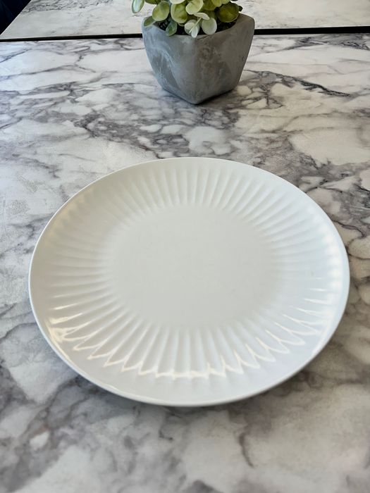 Vand farfurii pentru restaurant, fel de baza si supa