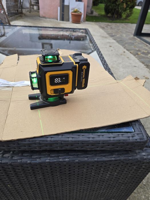 Laser cu lumina verde 4x360°