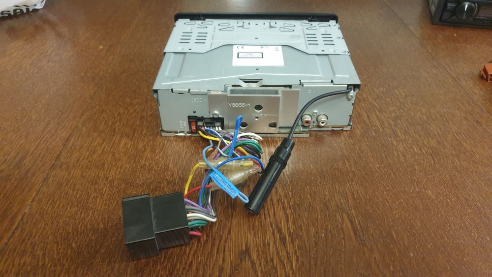 Авто радио плеър музика за кола Кенуулд Kenwood CD MP-3 USB AUX