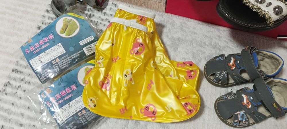 Отдам непромокаемые бахилы