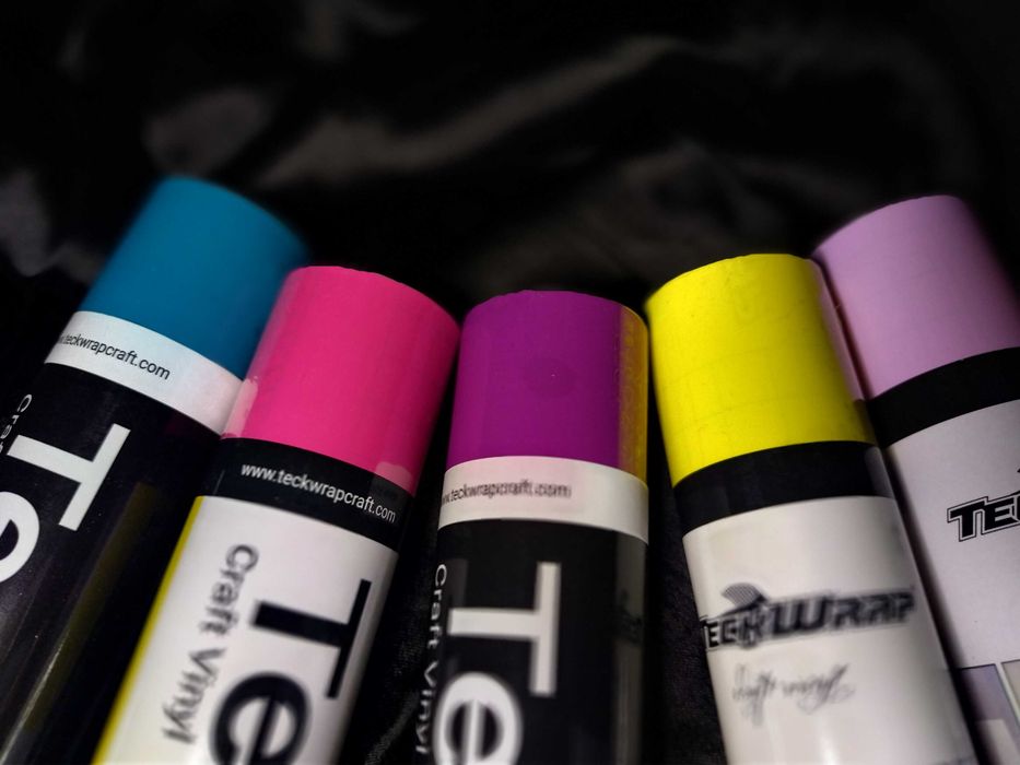 Самозалепващо фолио и вино за режещи плотери