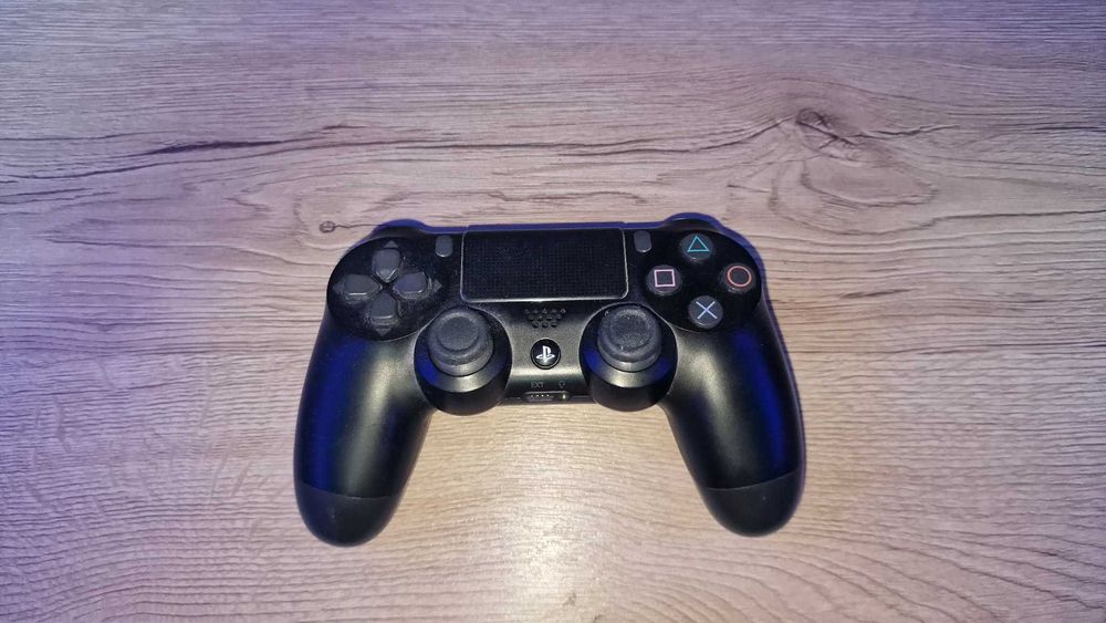 Playstation 4 конзола и игри за ексбокс
