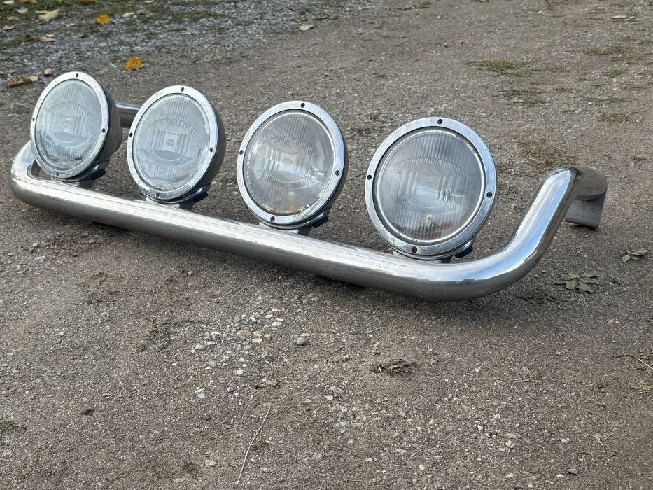 De vanzare bull bar volvo cu 4 proiectoare(nefunctionale)