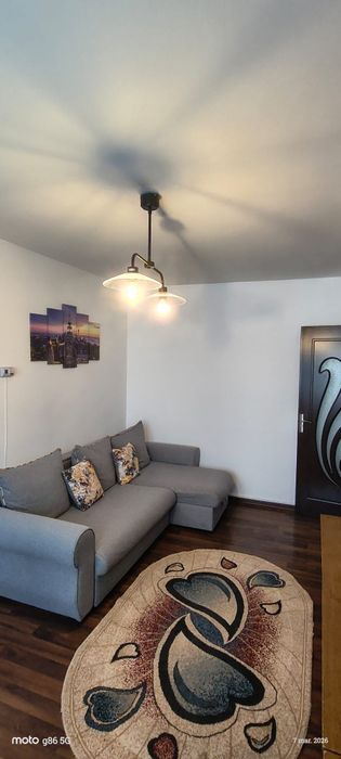 Inchiriez apartament 3 camere