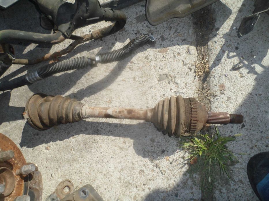 Къса полуоска  за Форд Кугар 2.0 16в 131 к.с.99год.