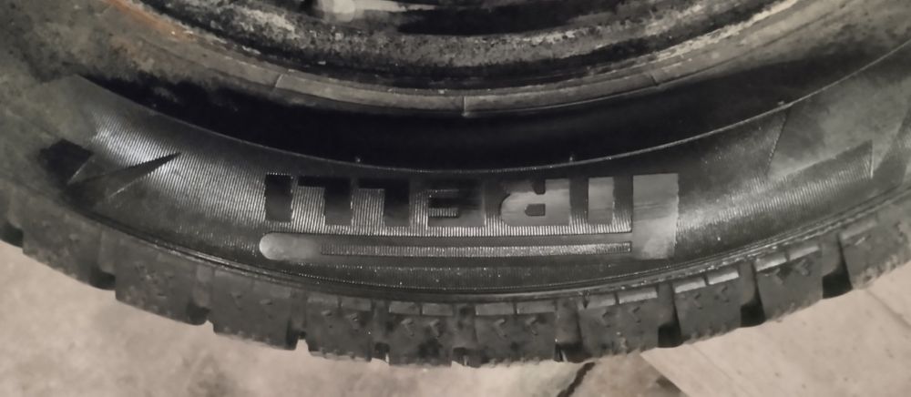 Продам шины зимние 4 шт.