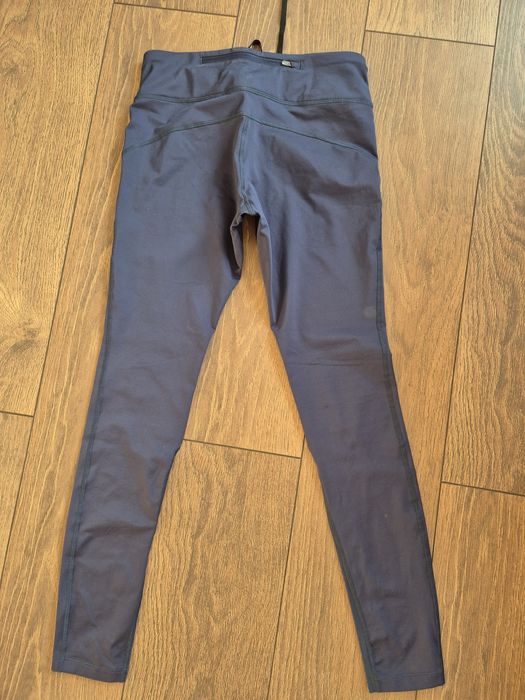 Nike клинове и бюстие