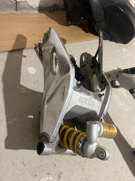 Aprilia rsv4 1000