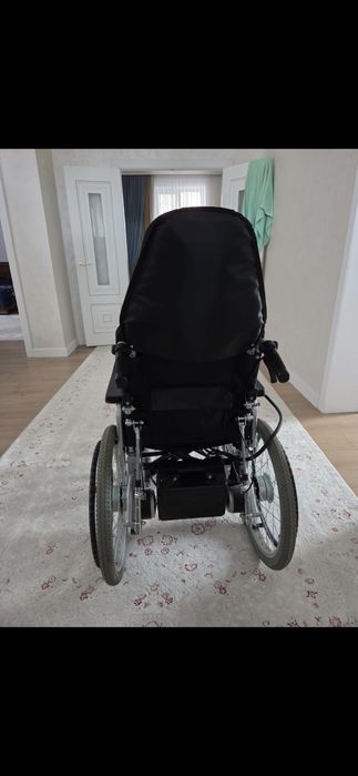 Продаётся электрическая инвалидная коляска