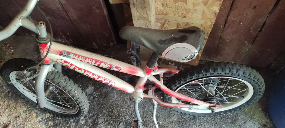 Детски колела за различни възрасти с малки дефекти