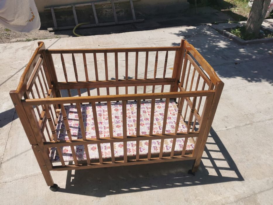 Продам кровать манеж