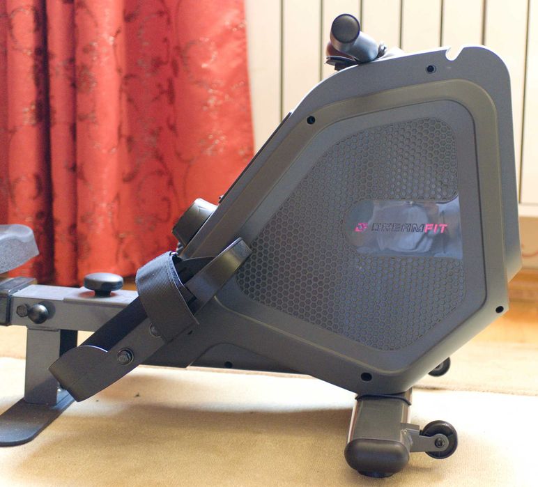 Гребной тренажер DreamFit DF421