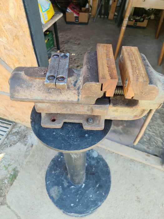 Vând menghină de 120 și suport pentru menghină