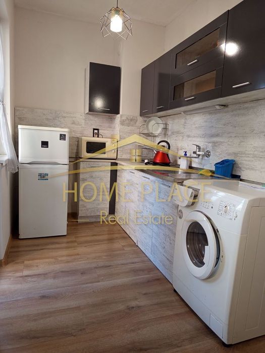 Дава се под наем Тристаен апартамент в Варна, Окръжна болница - 80 кв.м за 561 € - Снимка #1