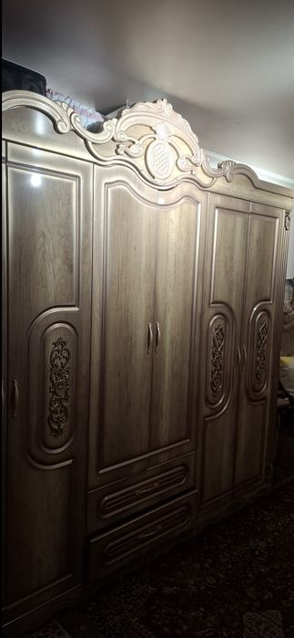 Спальный гарнитур сотилади