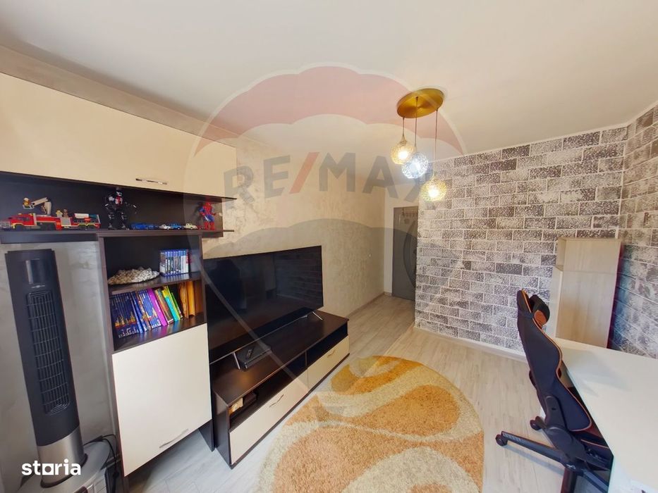 Apartament cu 3 camere de vânzare