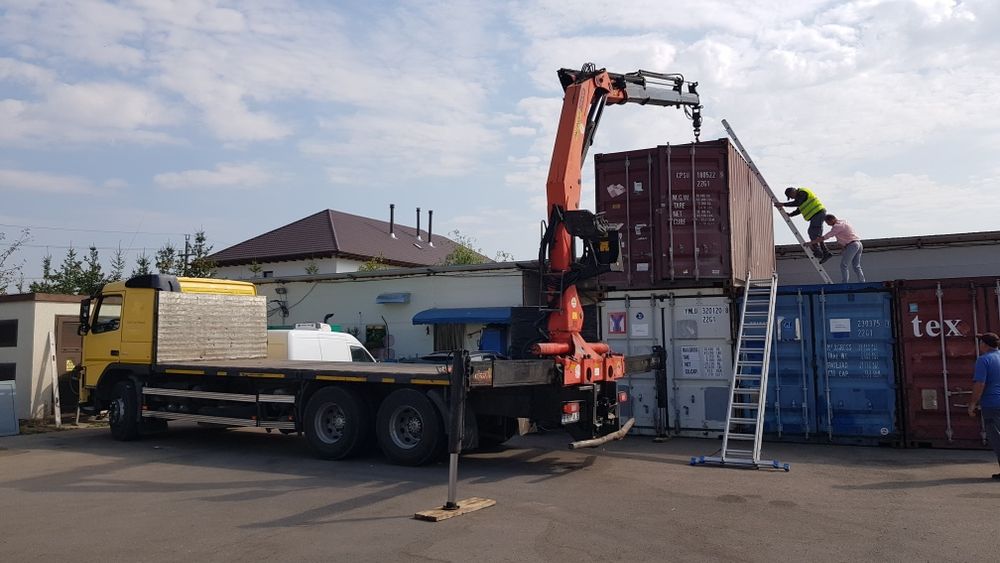 Camion cu macara inchiriez