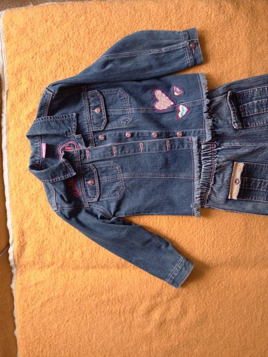 Продаю джинсовый костюм