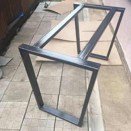 Продам стол,подстолье