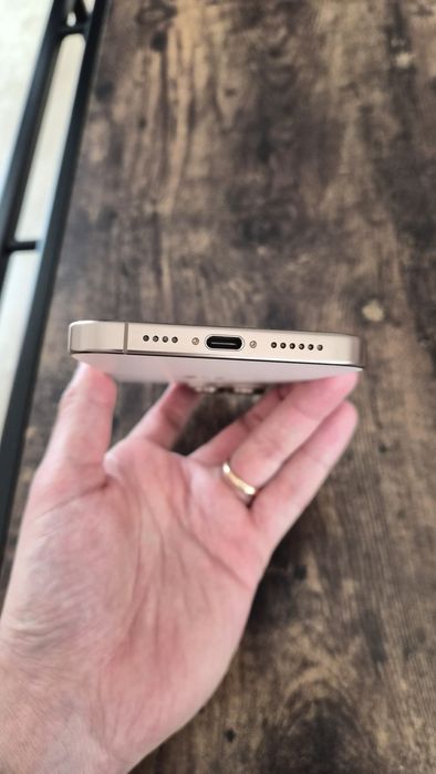 Vand iPhone 16 Pro Max 256 gb - auriu