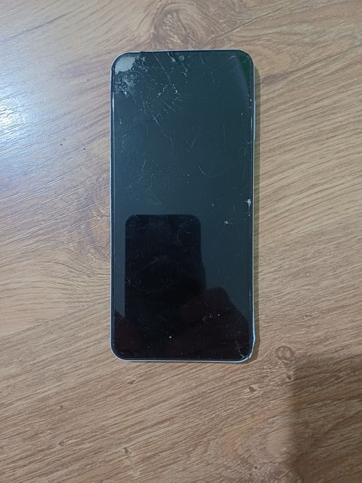 Samsung Galaxy A13 cu displayul spart. Placa este buna

#6