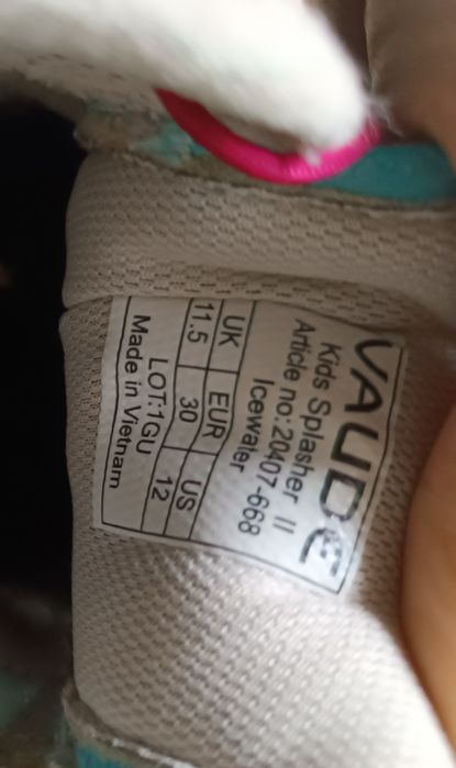 Кроссовки на девочку