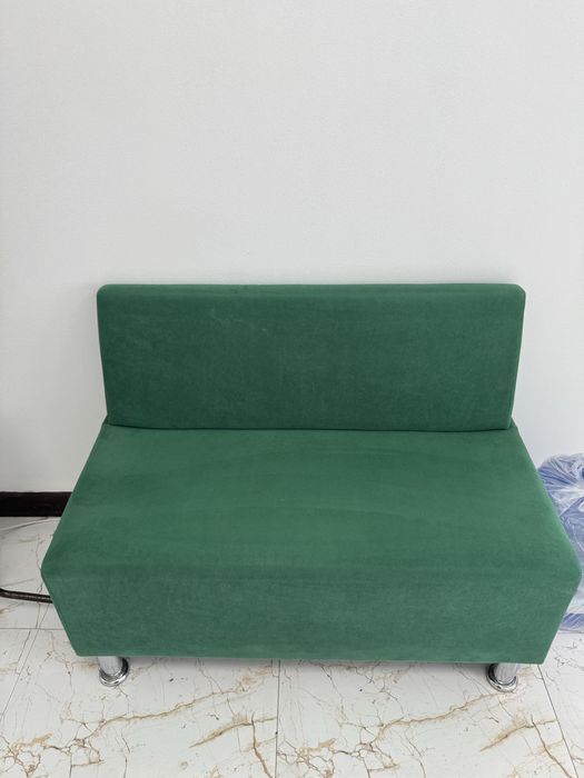 ПРОДАМ СРОЧНО диванчик для клиентов 37 тыс В идеале