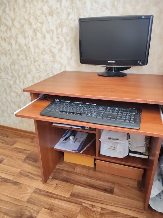 Стол компьютерный стол