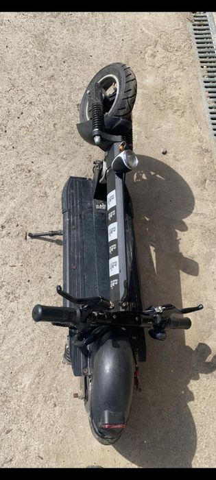 Trotinetă electrică RS1000 de vânzare.