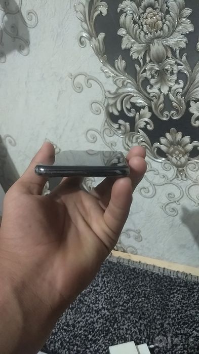 Sotiladi Iphone X faqat abmen redmilarga