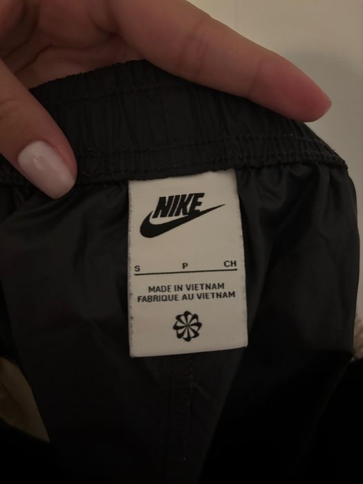 Дамски къси панталони Nike