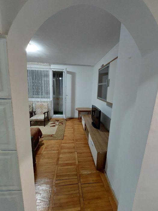 Închiriez garsonieră Maratei