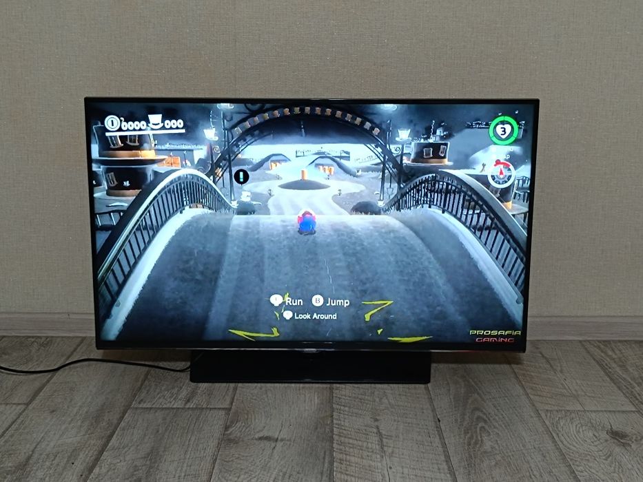 Телевизор Smart TV.  102см.